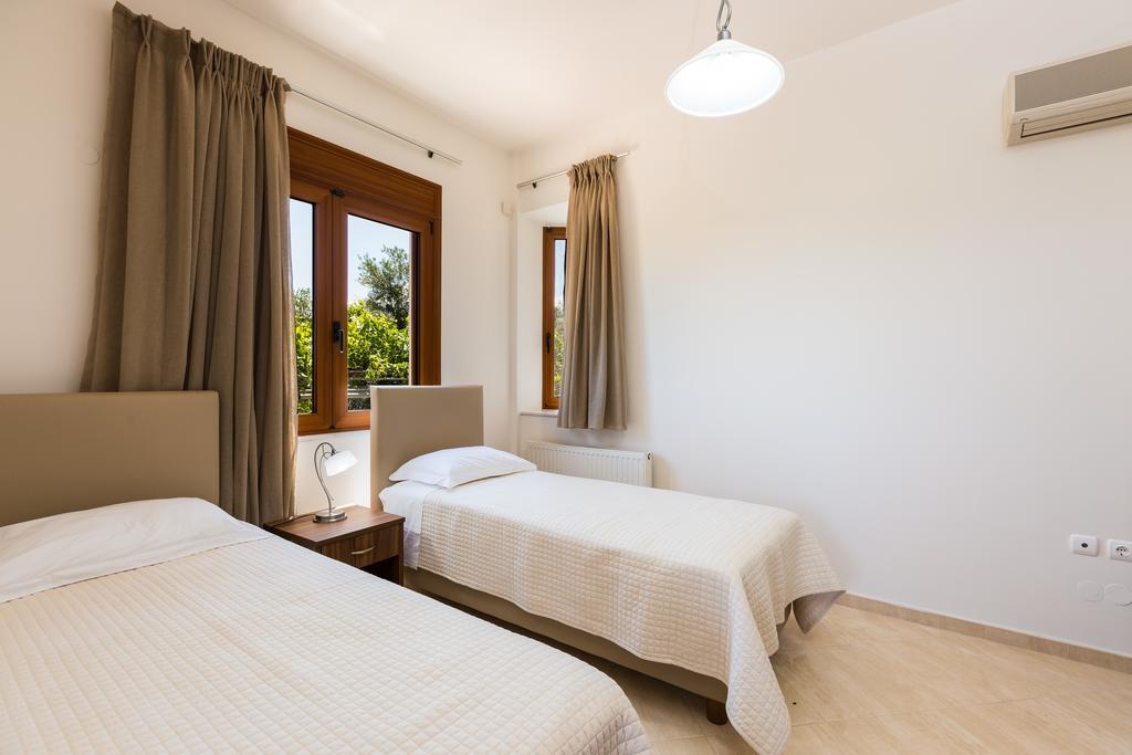 Tsourlakis Residence, An Oasis Of Tranquility, By Thinkvilla Pigí エクステリア 写真